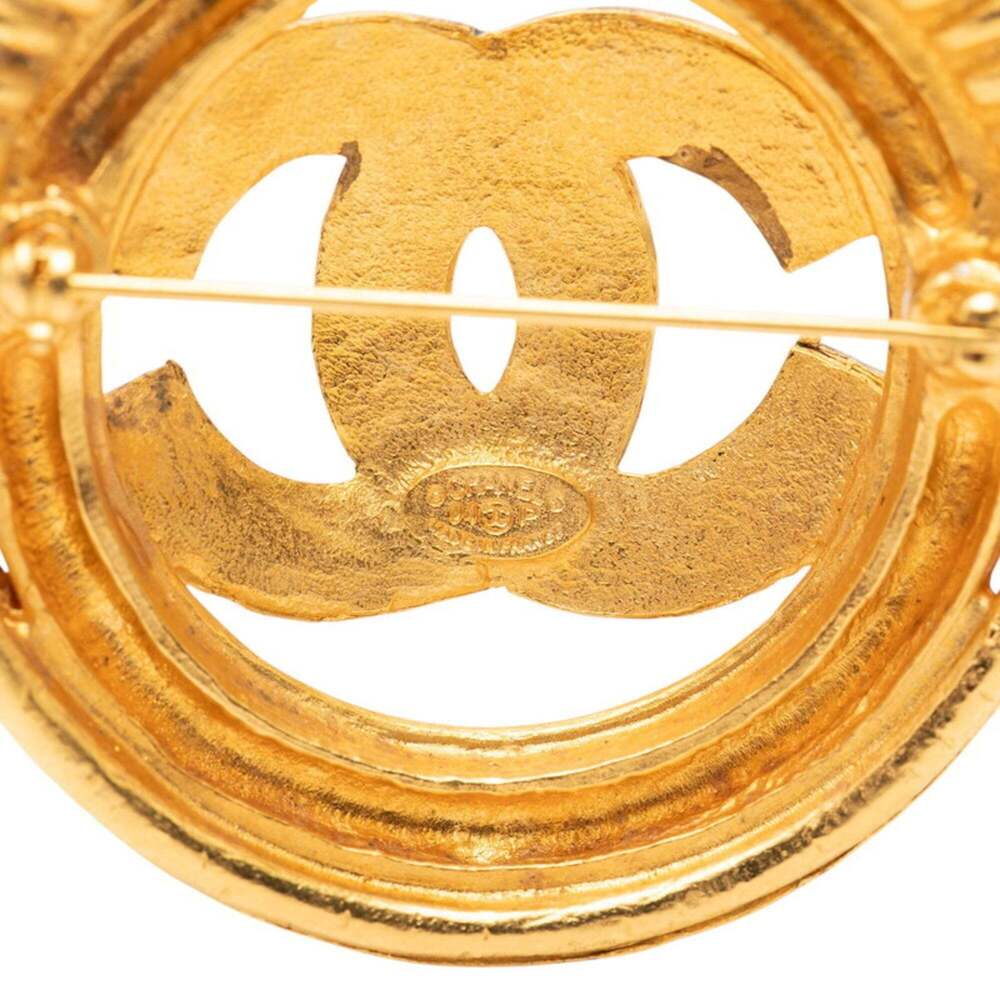 CHANEL Authentic Vintage Gold Logo Brooch - Picture 3 of 3